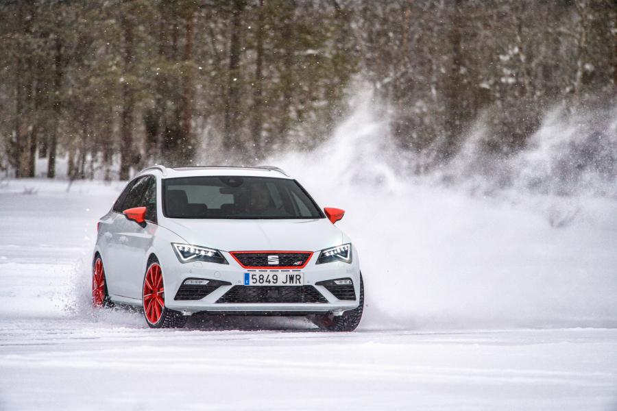  Seat Leon ST Cupra 300 2017 года  (WW) (фото 41 из 49)
